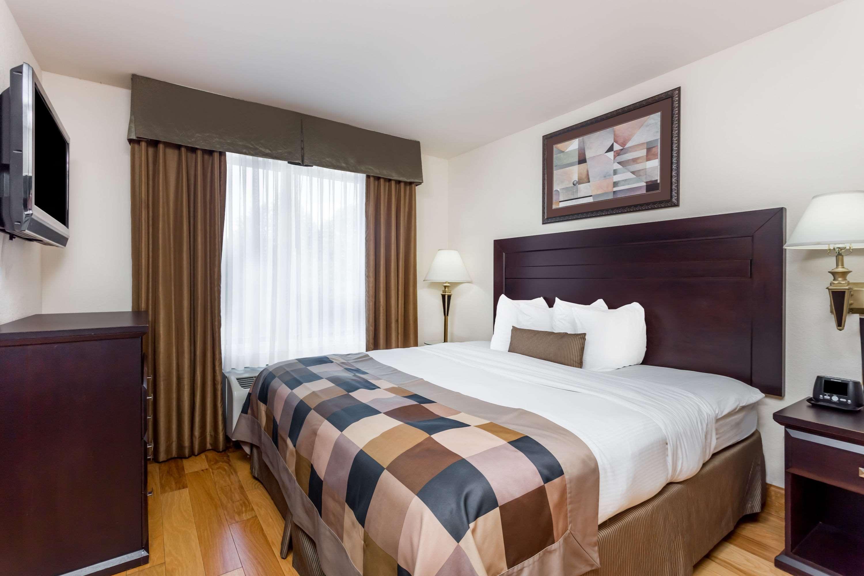 Wingate By Wyndham Lagrange Hotell Eksteriør bilde