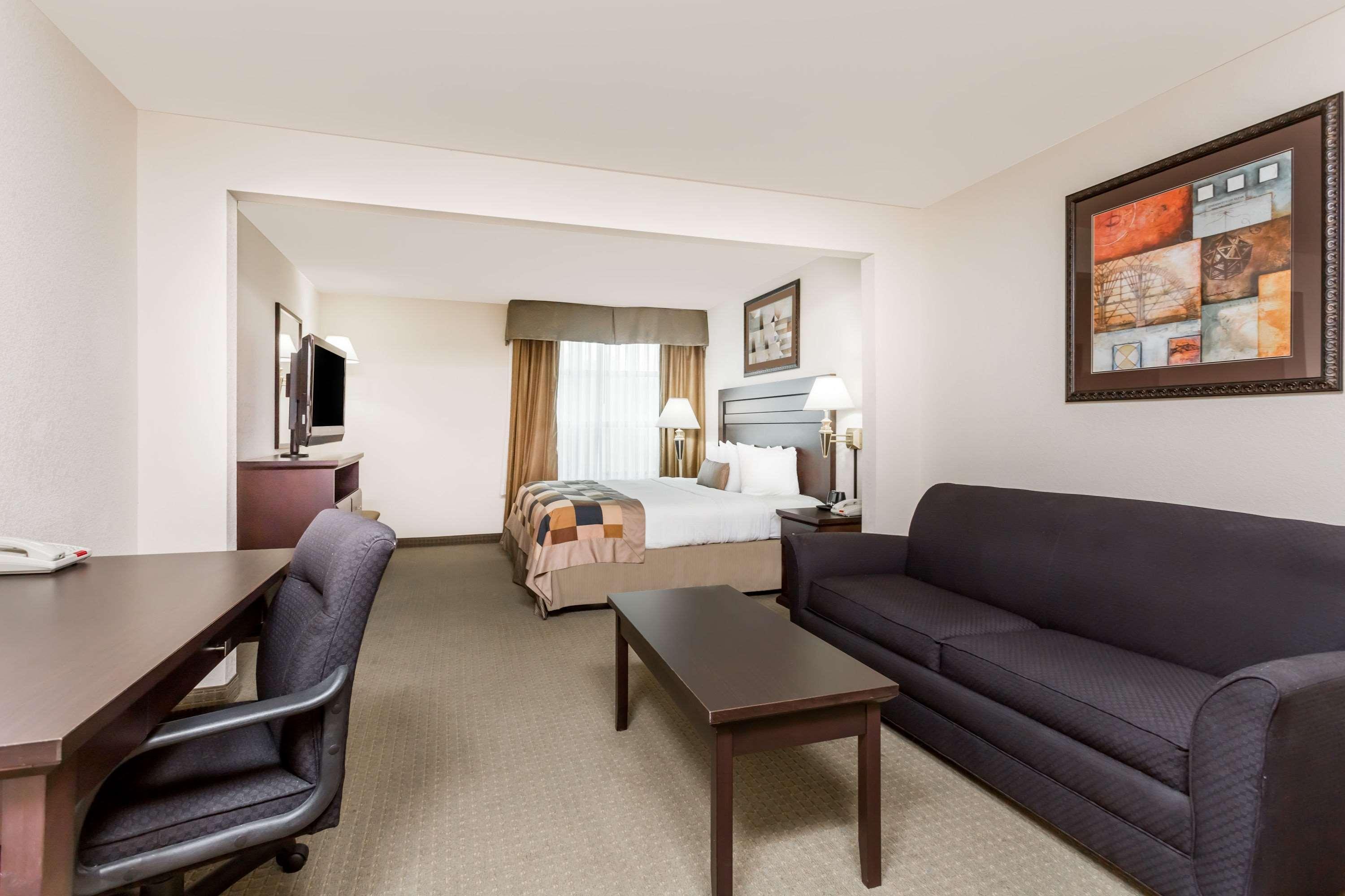 Wingate By Wyndham Lagrange Hotell Eksteriør bilde