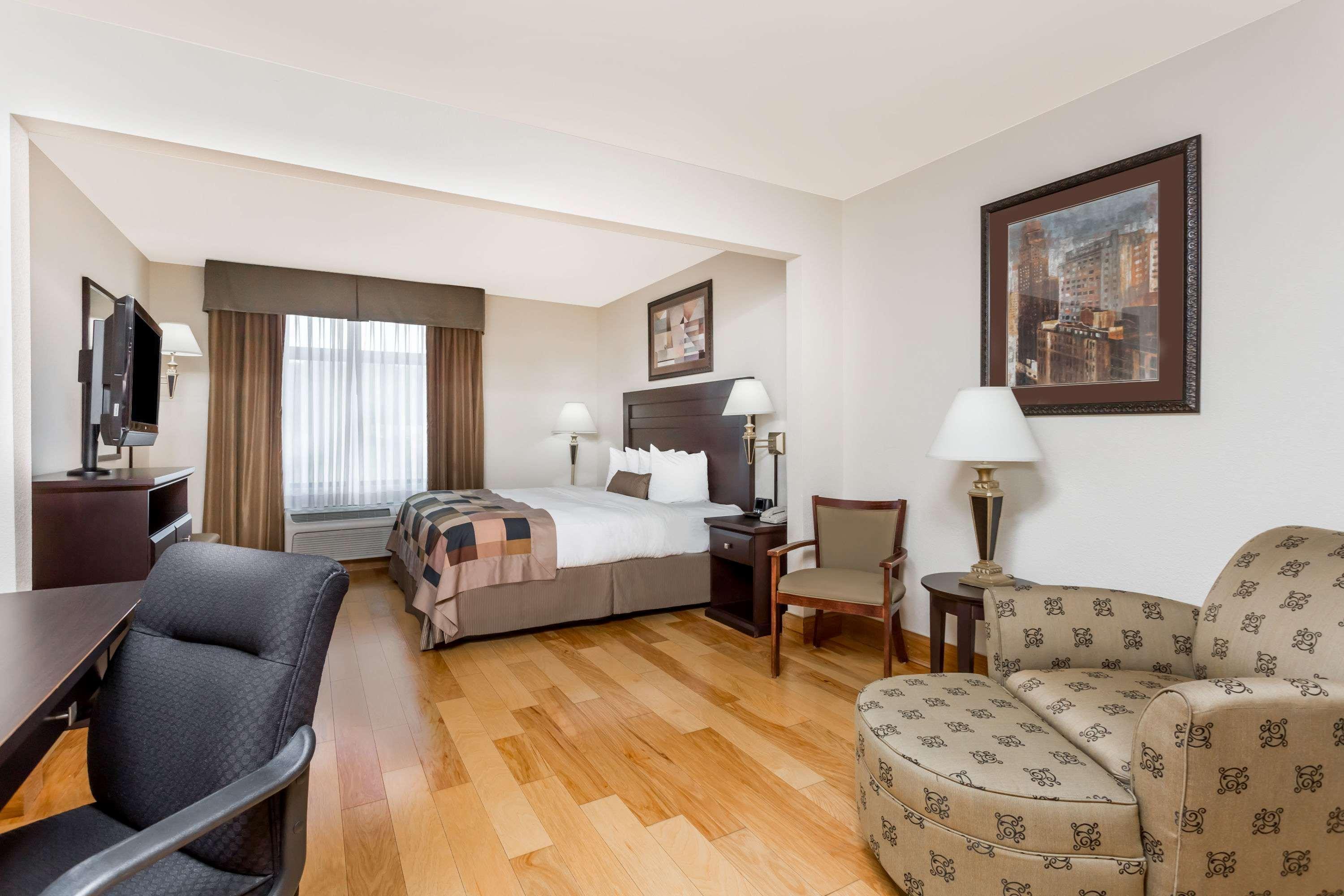 Wingate By Wyndham Lagrange Hotell Eksteriør bilde