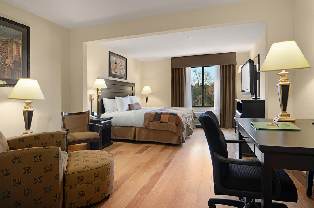 Wingate By Wyndham Lagrange Hotell Eksteriør bilde