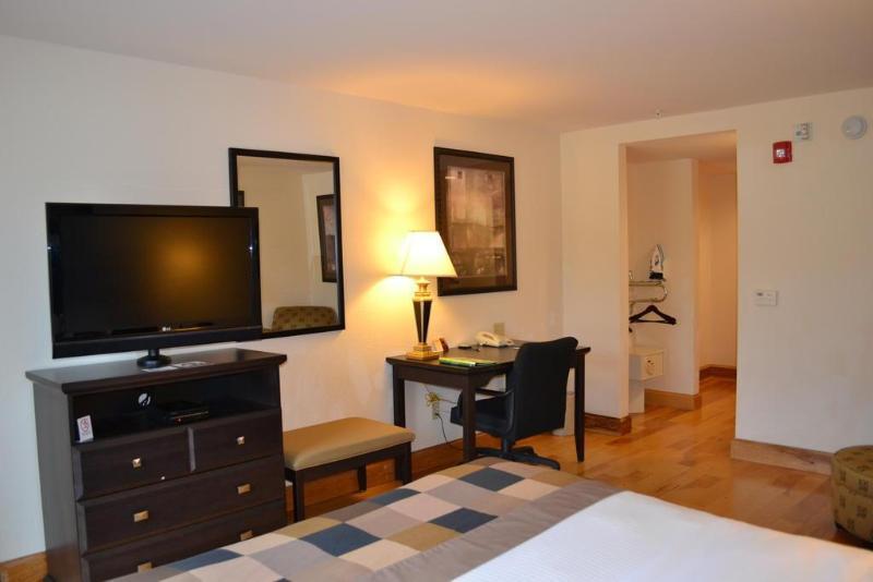 Wingate By Wyndham Lagrange Hotell Eksteriør bilde