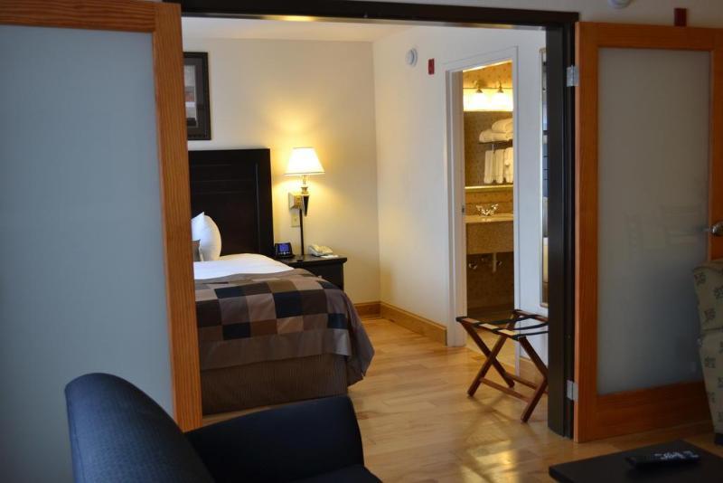 Wingate By Wyndham Lagrange Hotell Eksteriør bilde
