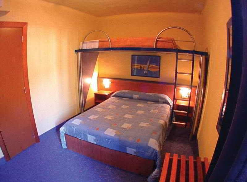 Wingate By Wyndham Lagrange Hotell Eksteriør bilde