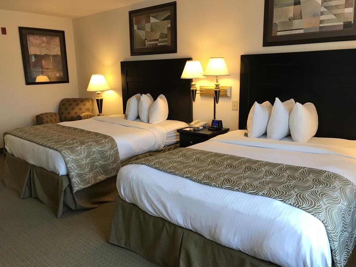 Wingate By Wyndham Lagrange Hotell Eksteriør bilde