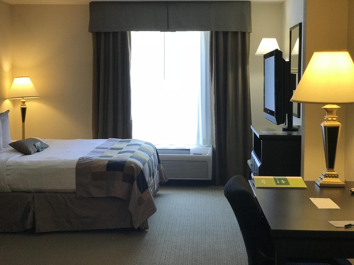 Wingate By Wyndham Lagrange Hotell Eksteriør bilde