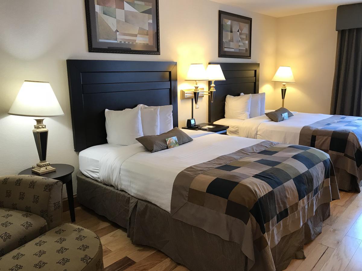 Wingate By Wyndham Lagrange Hotell Eksteriør bilde